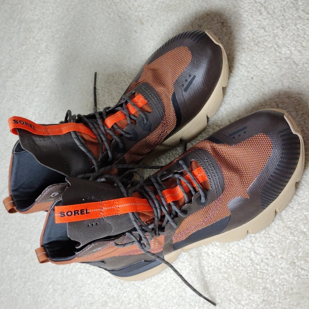 Sorel mens brown ballistic nylon lace up all terrain boots. Mint cond. Size 11